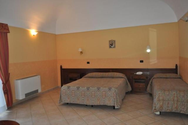 Hotel Tenuta Santa Lucia à San Giovanni Rotondo Chambre photo