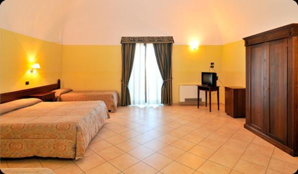 Hotel Tenuta Santa Lucia à San Giovanni Rotondo Chambre photo